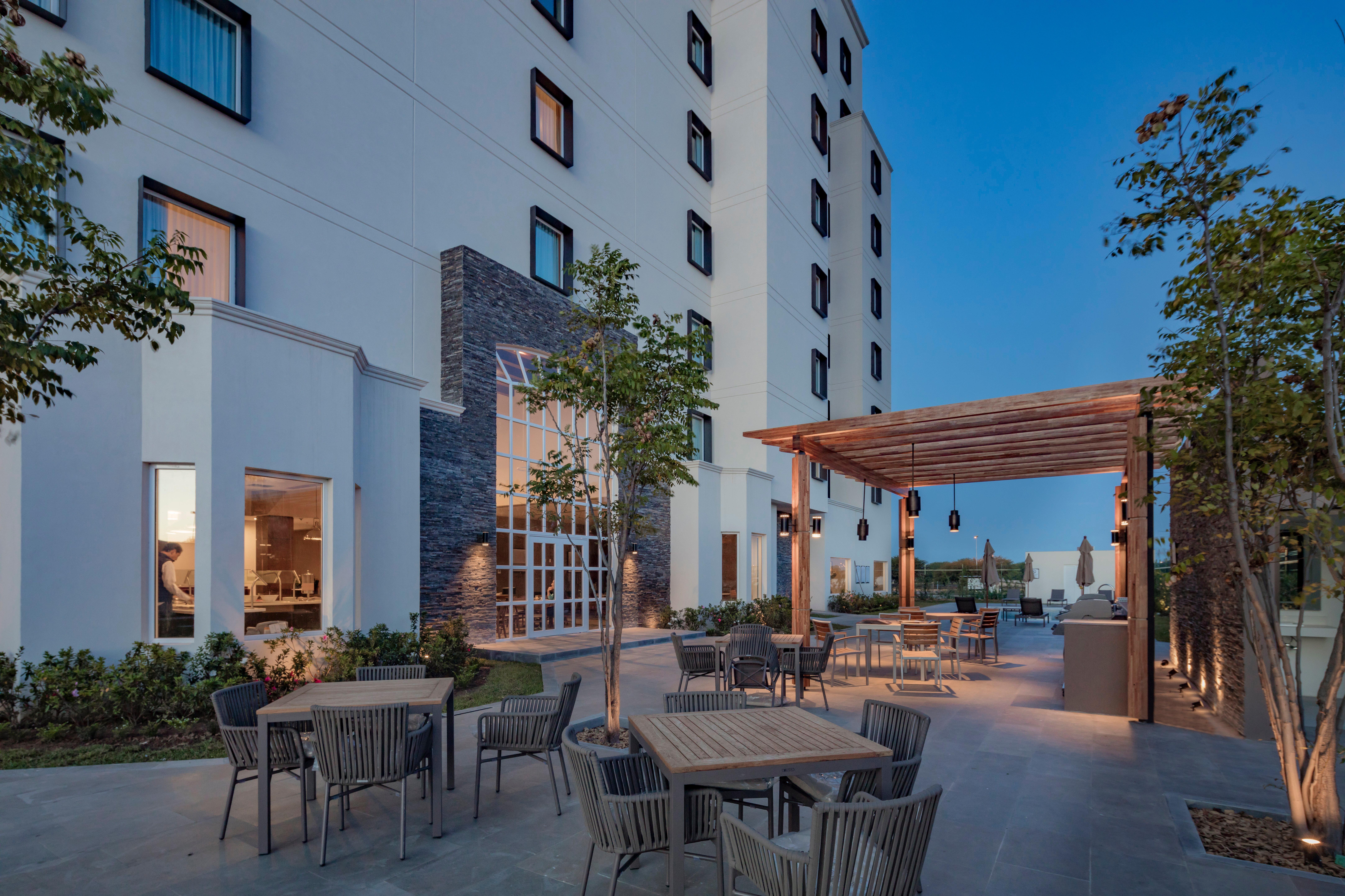 Staybridge Suites - Saltillo By Ihg 外观 照片
